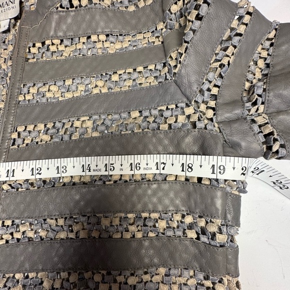 Armani Collezioni Women's Gray and Cream Striped Jacket - Picture 6 of 9